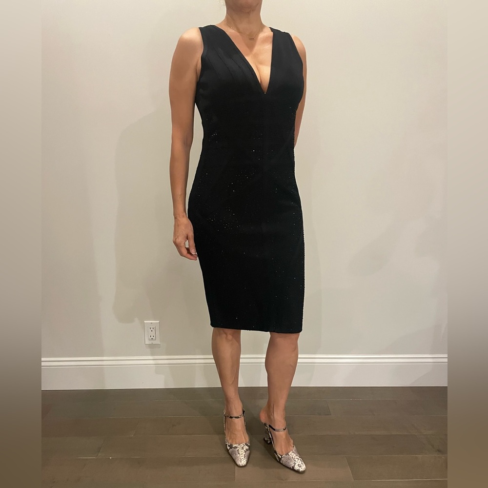 Elegant Black V-Neck Sheath Dress